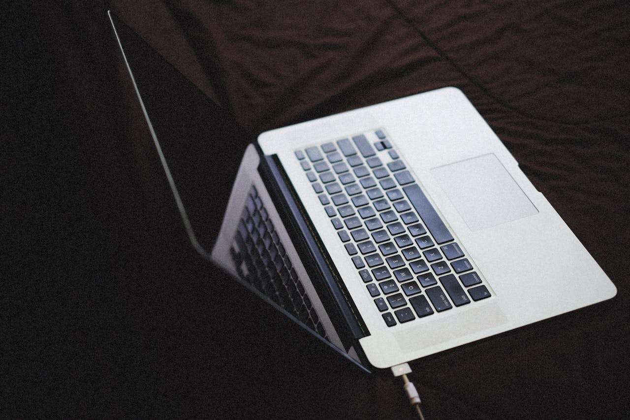 7 Penyebab Laptop Cepat Kehabisan Baterai dan Solusinya